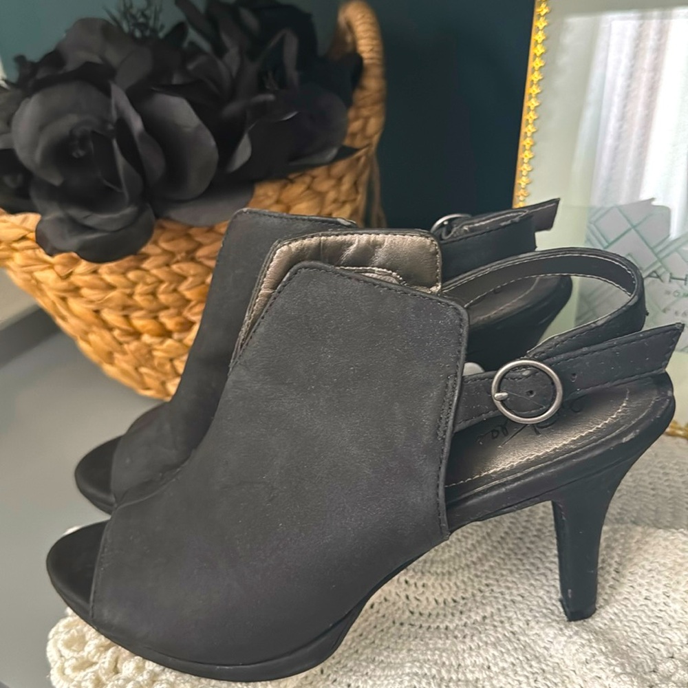 Black Peep-toe Party Heels